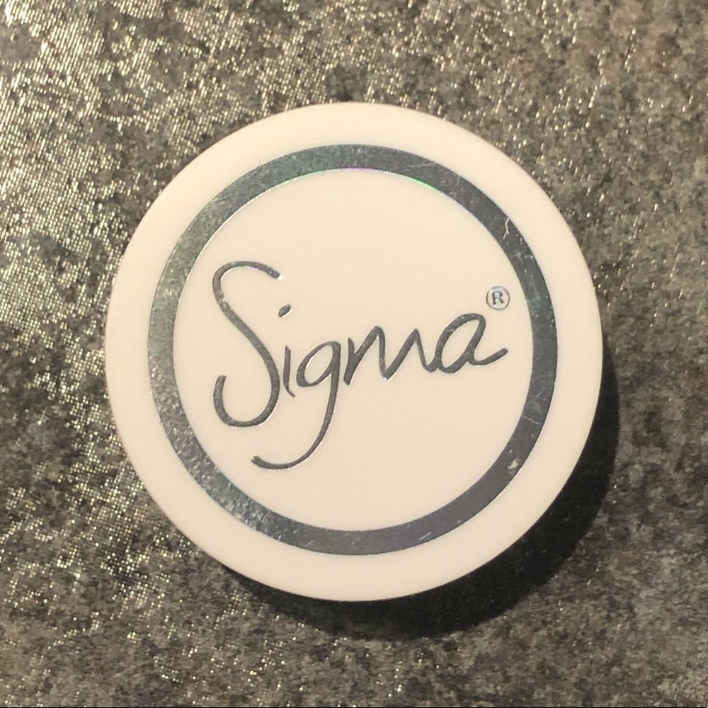 Sigma Beauty Loose Shimmer: Open Sesame - Picture 2 of 3